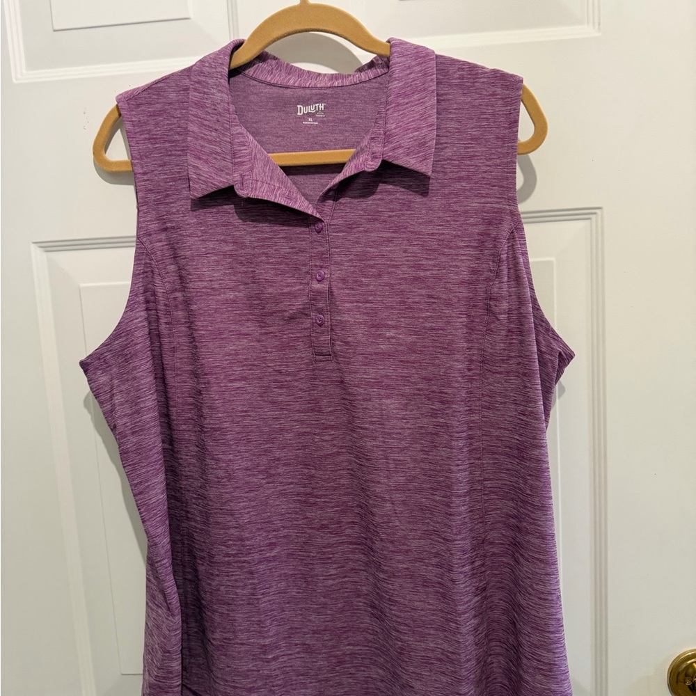 Duluth Trading Armachillo sleeveless polo shirt . Size XL in berry color